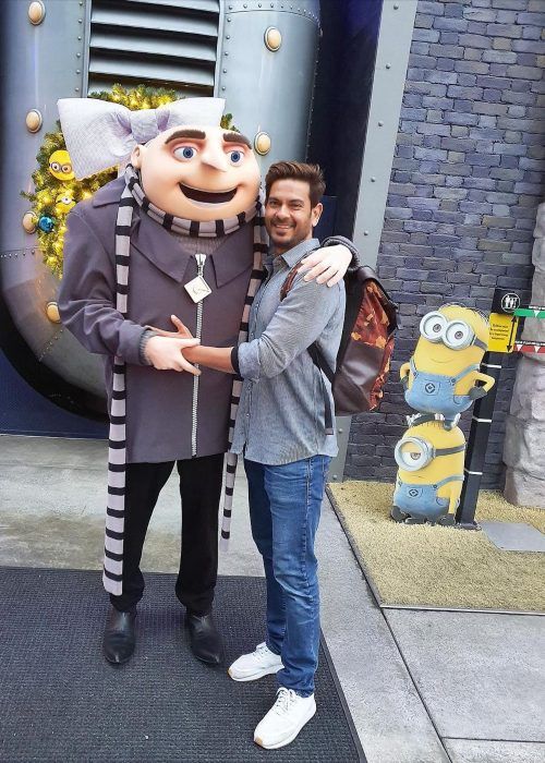 Keith Sequeira seen posing with Gru at Universal Studios in 2020