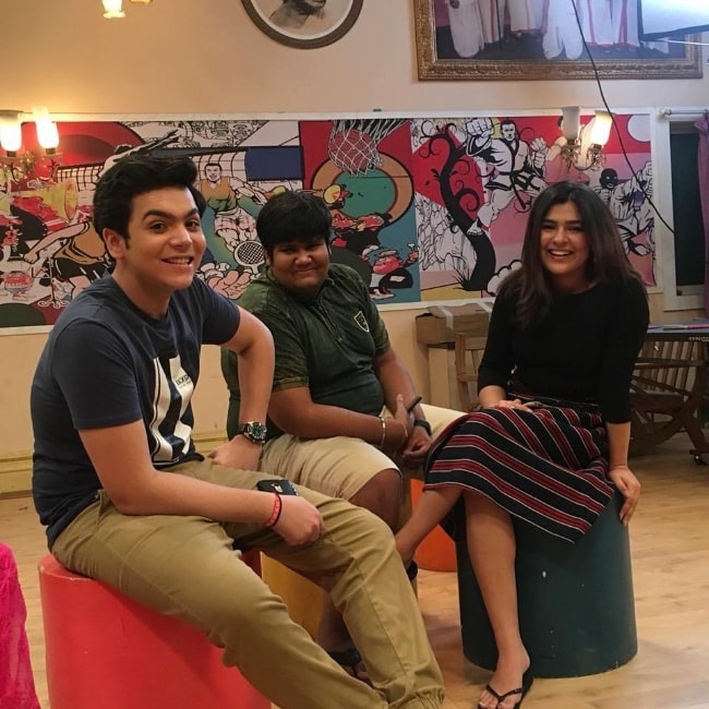 Kush Shah (Center) with his 'Taarak Mehta Ka Ooltah Chashmah' co-stars Raj Anadkat and Nidhi Bhanushali in September 2018