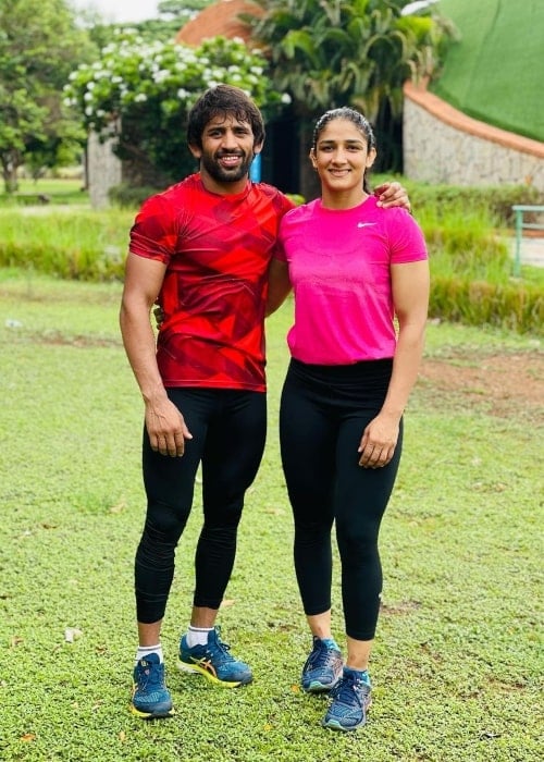 Sangeeta Phogat in a picture with her husband freestyle wrestler Bajrang Punia in May 2021