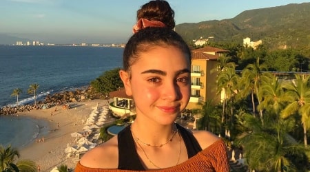 Sophie Hesri Height, Weight, Age, Body Statistics