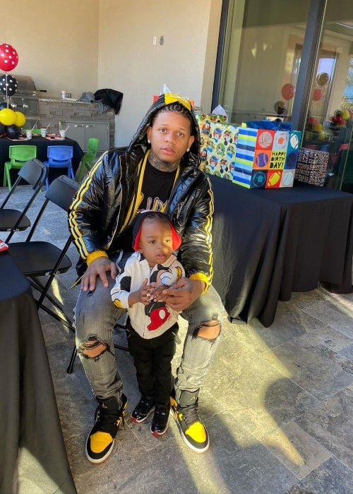 Yella Beezy as seen in a picture that was taken with his son in January 2020