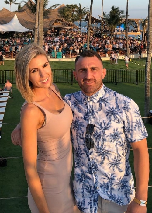 Alexander Volkanovski and Emma Volkanovsi, as seen in May 2021