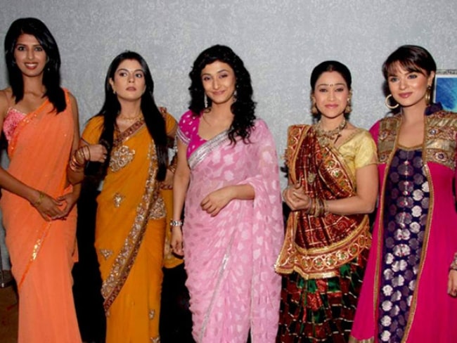 From Left to Right - Aishwarya Sakhuja, Pooja Gaur, Ragini Khanna, Disha Wakani, and Aashka Goradia as seen on the sets of Kaun Banega Crorepati