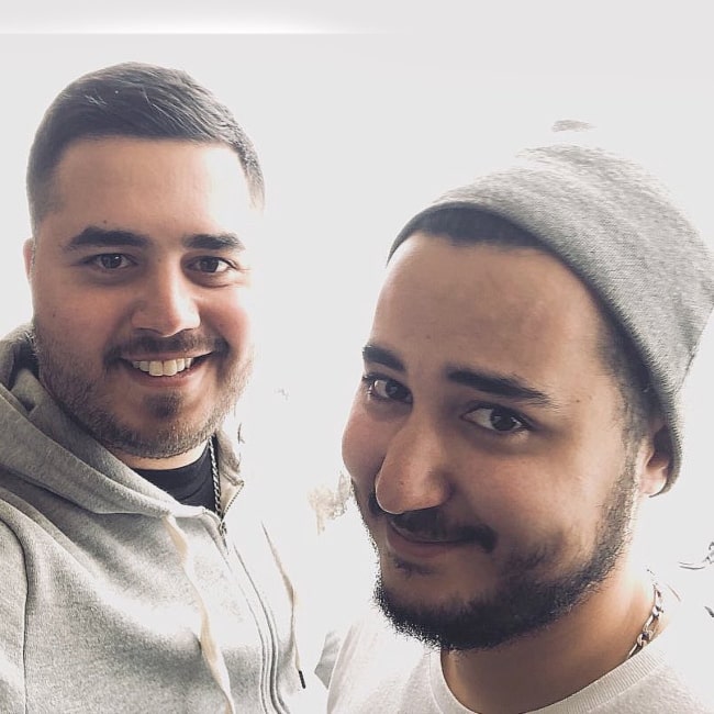 Gotaga as seen in a selfie that was taken with music artist Doigby in La Plagne in January 2018