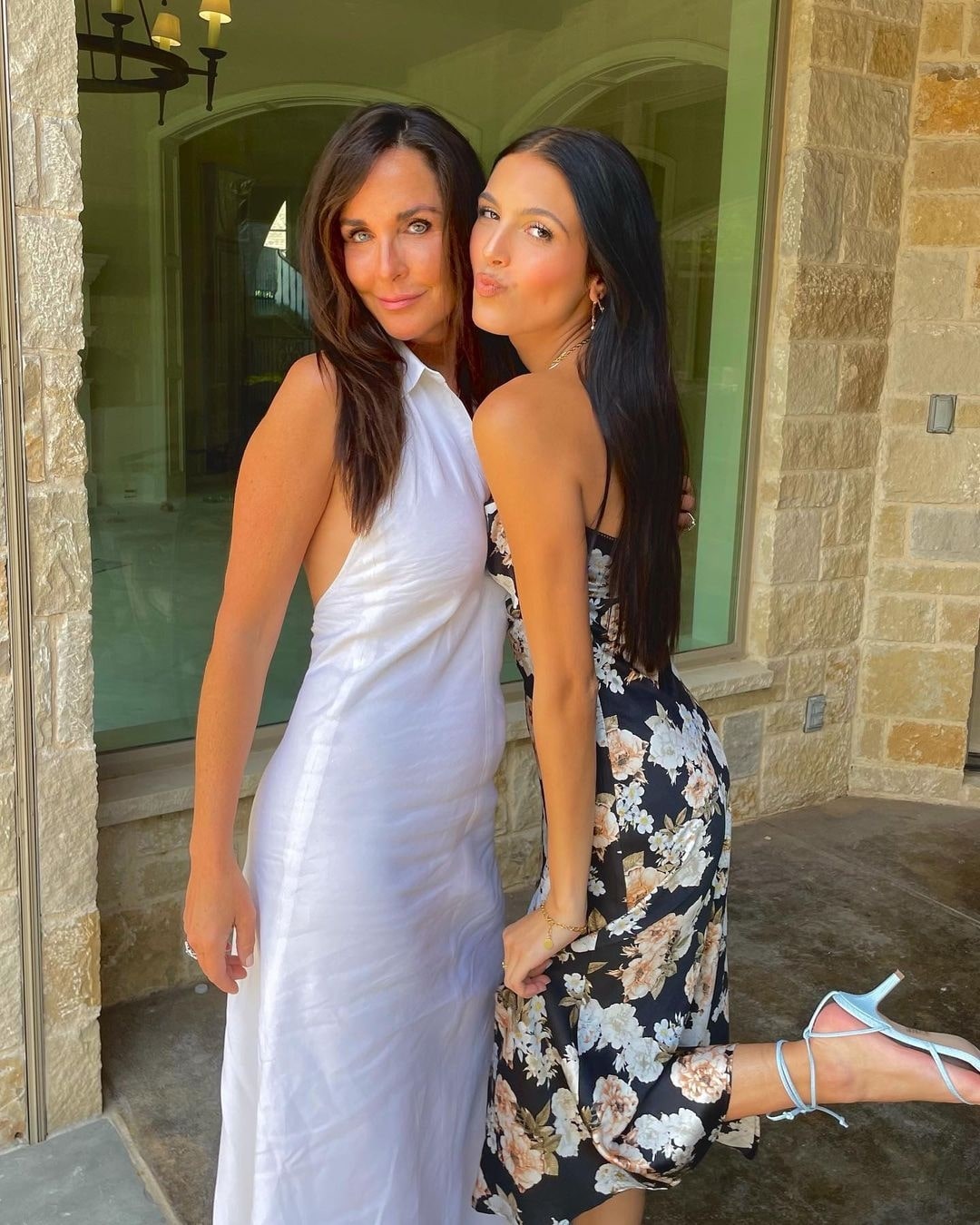 Jena Rose as seen in a picture with her mother Linda Raphael in May 2021