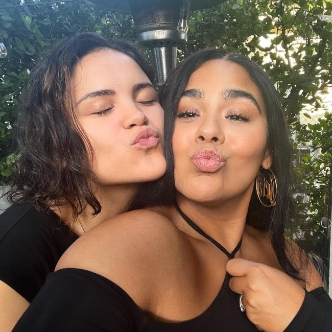 Jessica Marie Garcia (Right) pouting in a selfie with Victoria Moroles in 2021