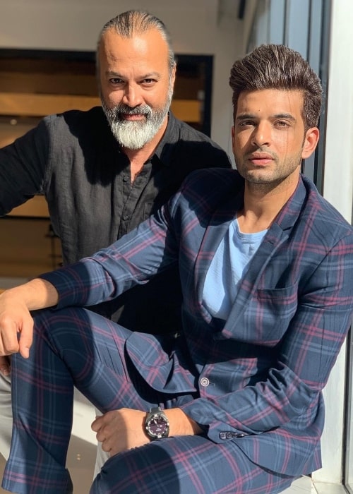 Karan Kundrra (Right) as seen while posing for the camera with Bijay J. Anand