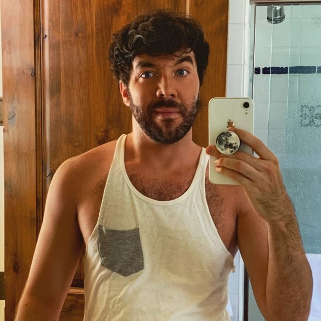 Matthew Scott Montgomery taking a mirror selfie in May 2020