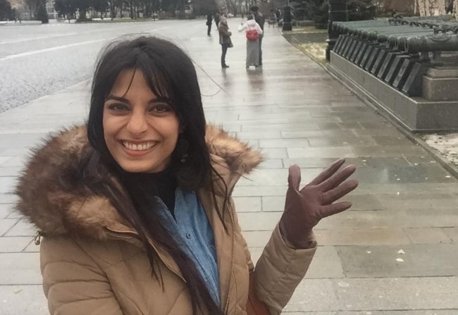 Pooja Sharma having fun sharing her selfie in December 2015