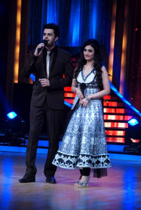 Ragini Khanna and Manish Paul on the sets of 'Jhalak Dikhhlaa Jaa 5'