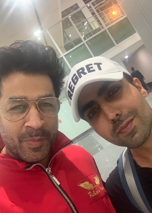 Rajat Bedi (Left) clicking a selfie with Hardy Sandhu