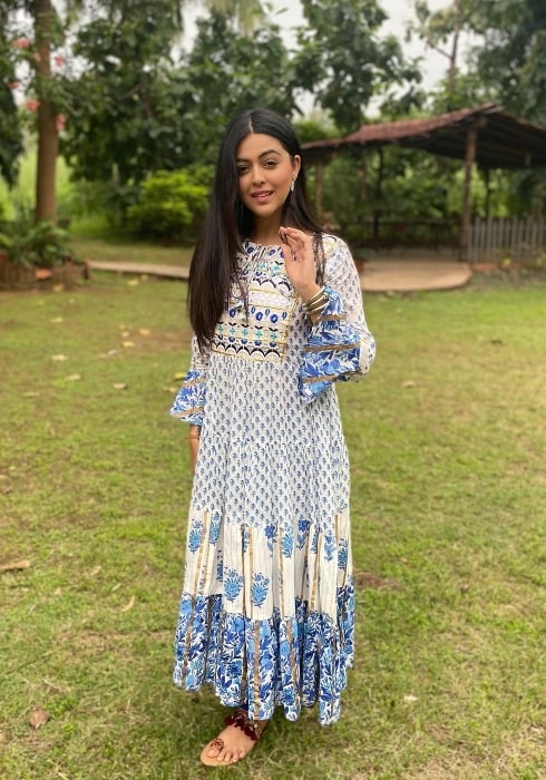 Shafaq Naaz posing for the camera in October 2020