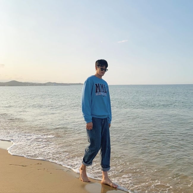 Ahn Bo-hyun as seen while enjoying his time by the sea in June 2020