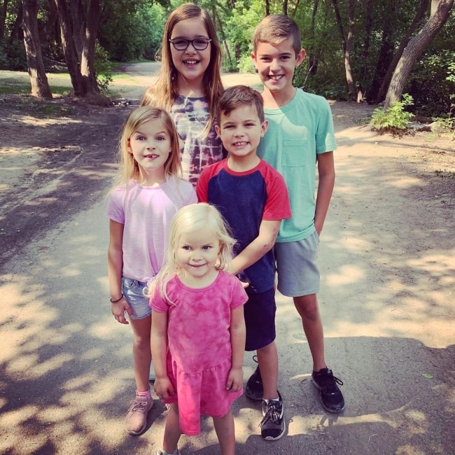 Caleb Johnston as seen in a picture with his siblings Isaac Johnston, Elise Johnston, Laura Johnston, and Janae Johnston in August 2021