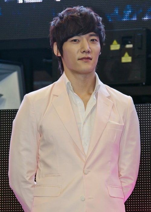 Choi Jin-hyuk in June 2011