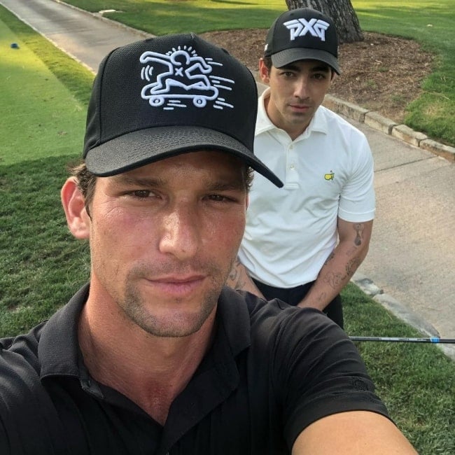 Daren Kagasoff taking a selfie with Joe Jonas at Lakeside Golf Club in Los Angeles, California