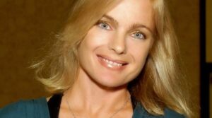 Erika Eleniak