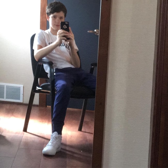 Gabriel Bateman sharing his selfie in July 2019