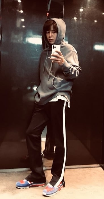 Jang Keun-suk as seen while taking a mirror selfie in 2021