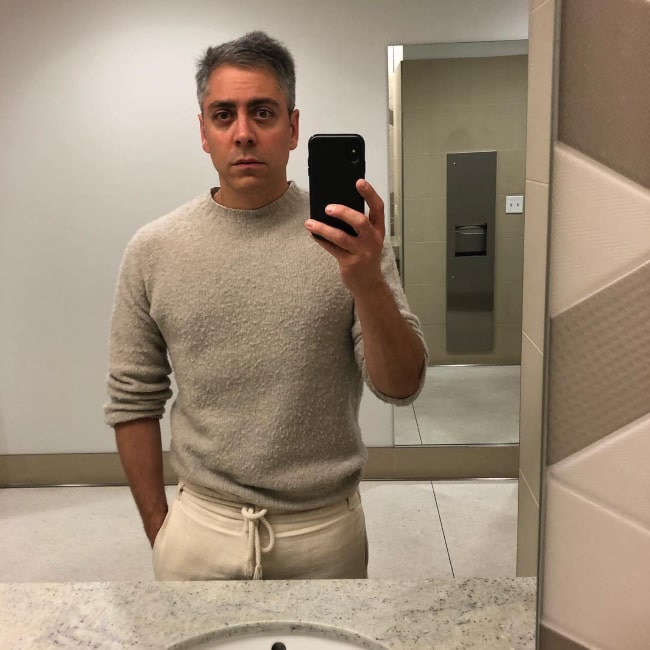 Joshua Safran sharing his selfie in May 2018