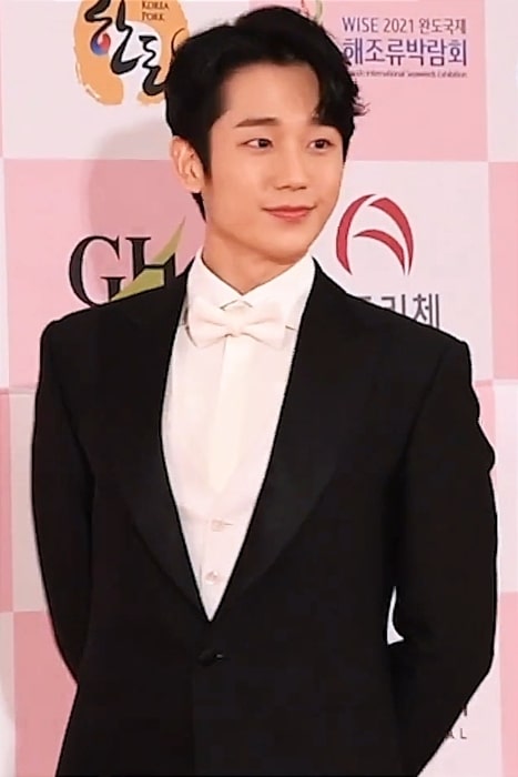 Jung Hae-in as seen at 56th Grand Bell Awards red carpet