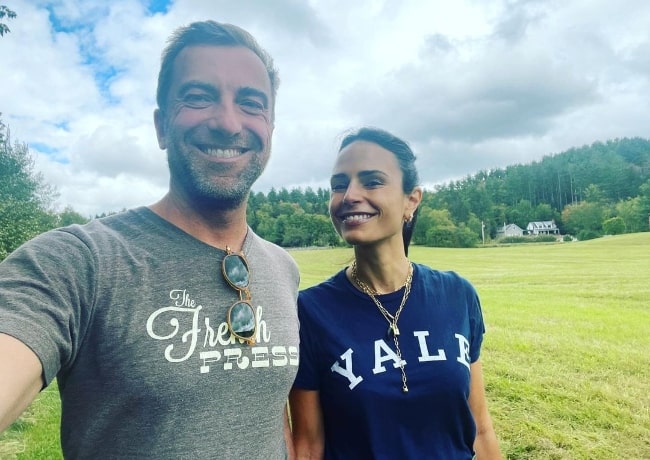 Mason Morfit taking a selfie with Jordana Brewster in September 2021