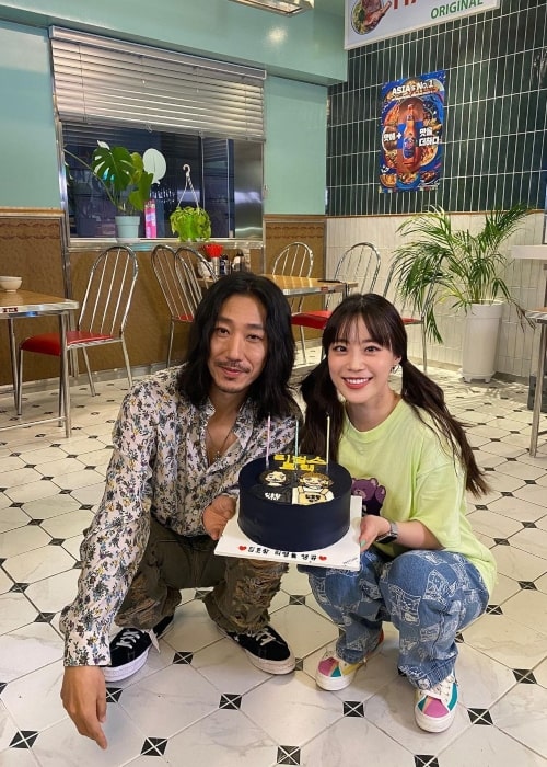Tiger JK as seen in a picture that was taken with singer and rapper Heo Young-ji in August 2021