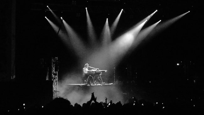 D'Angelo performing at Brixton Academy in London in February 2012