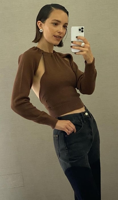 Jodi Balfour as seen while taking a mirror selfie in August 2021