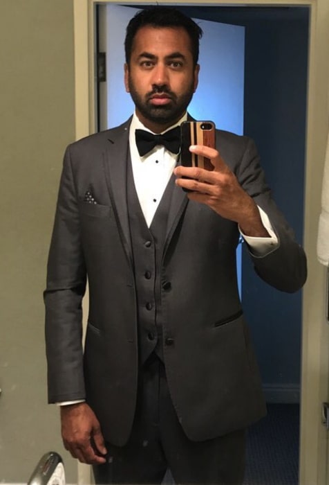 Kal Penn sharing his mirror image in September 2018