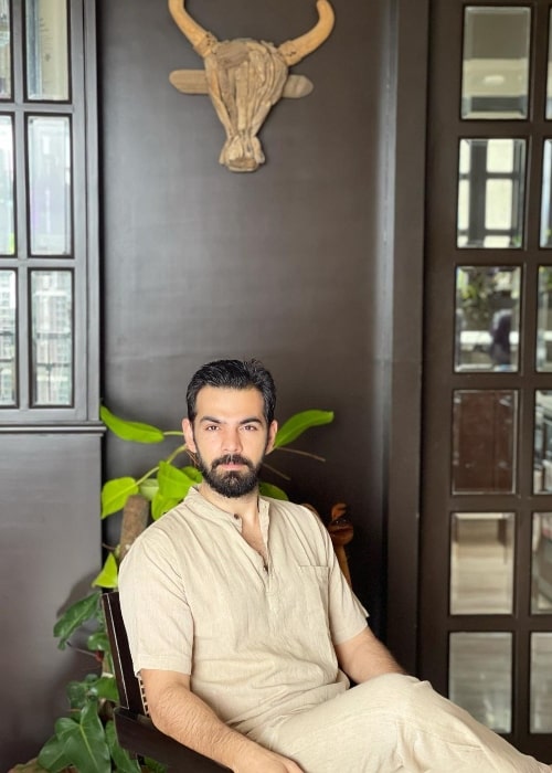Karan V Grover as seen while posing for the camera in August 2021