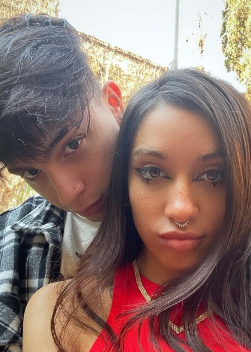Maria Becerra and her boyfriend singer Rusherking in a selfie that was taken in August 2021