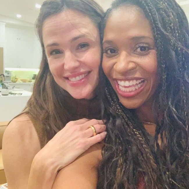 Merrin Dungey (Right) and Jennifer Garner in 2021