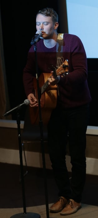 Michael Dorman as seen while performing in 2017