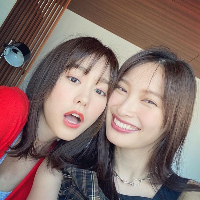 Mirei Kiritani as seen in a selfie that was taken with fellow model Aya Ōmasa in June 2021