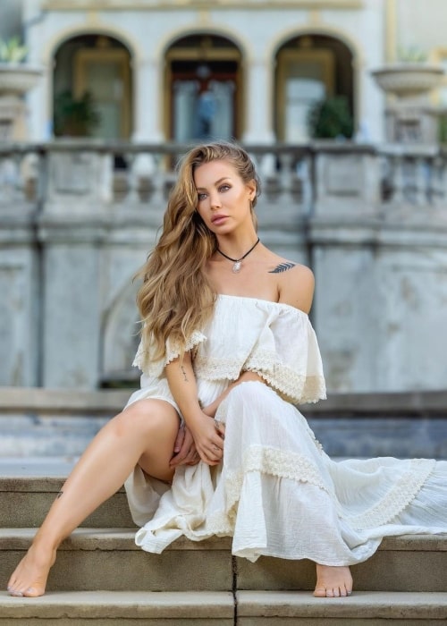 Nicole Aniston Height Weight Age Facts Education Biography   Nicole Aniston As Seen In An Instagram Post In March 2021 