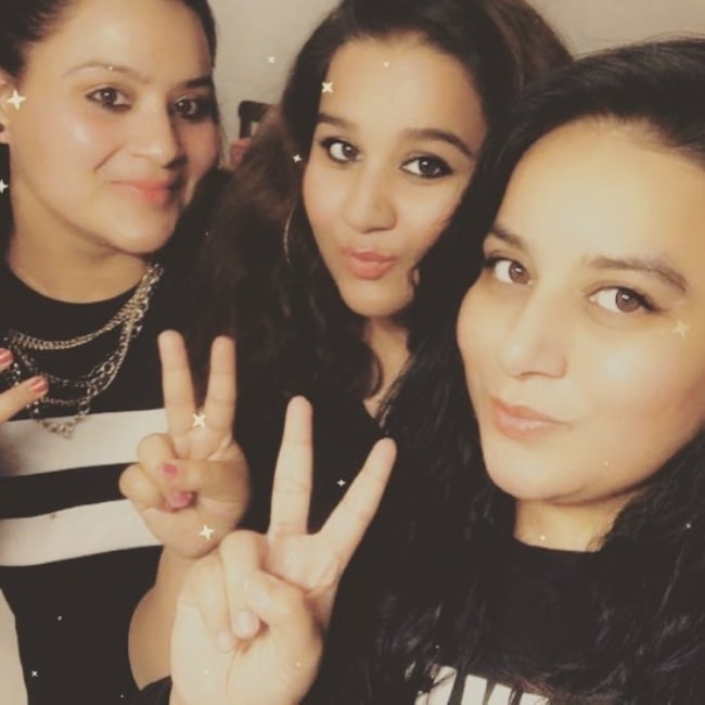 Pooja Gandhi as seen in a selfie that was taken with her sisters Suhani Gandhi in December 2020