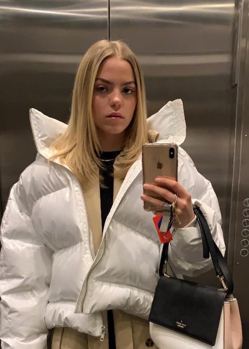 Reneé Rapp as seen while taking a mirror selfie in New York City, New York in February 2019