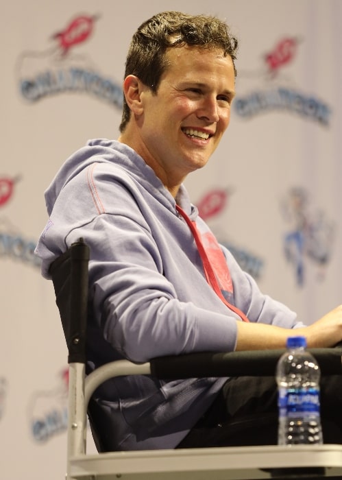 Scott Weinger pictured at GalaxyCon Richmond in 2020