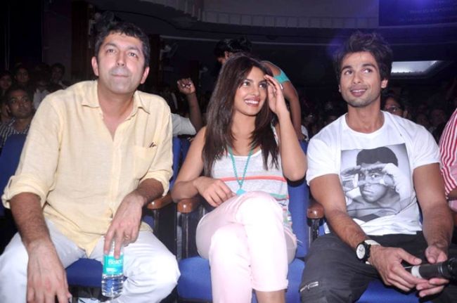 Kunal Kohli, Priyanka Chopra, and Shahid Kapoor seen at Jai Hind College in 2012