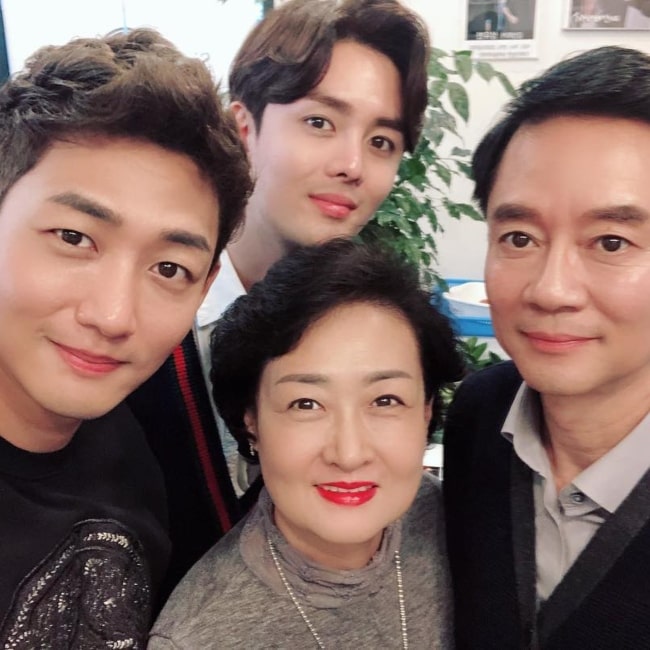 Lee Tae-sung as seen in a selfie that was taken with his family in November 2018