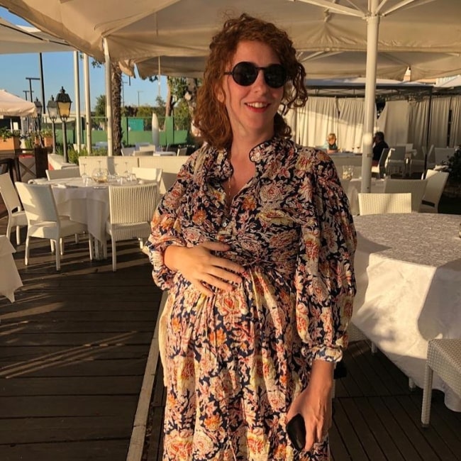 Lola Naymark showing her baby bump in September 2019