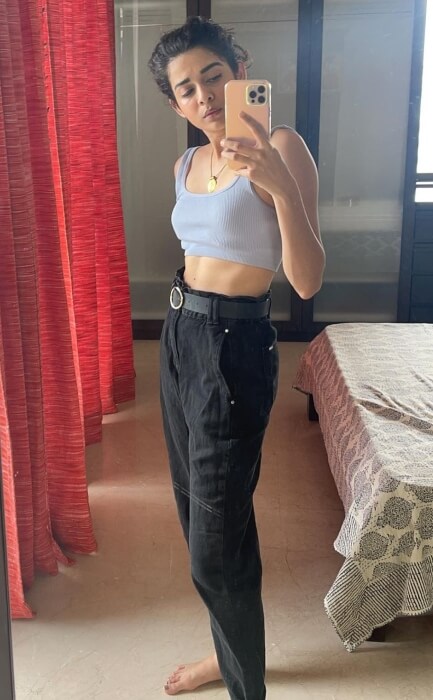 Mithila Palkar clicking a mirror selfie