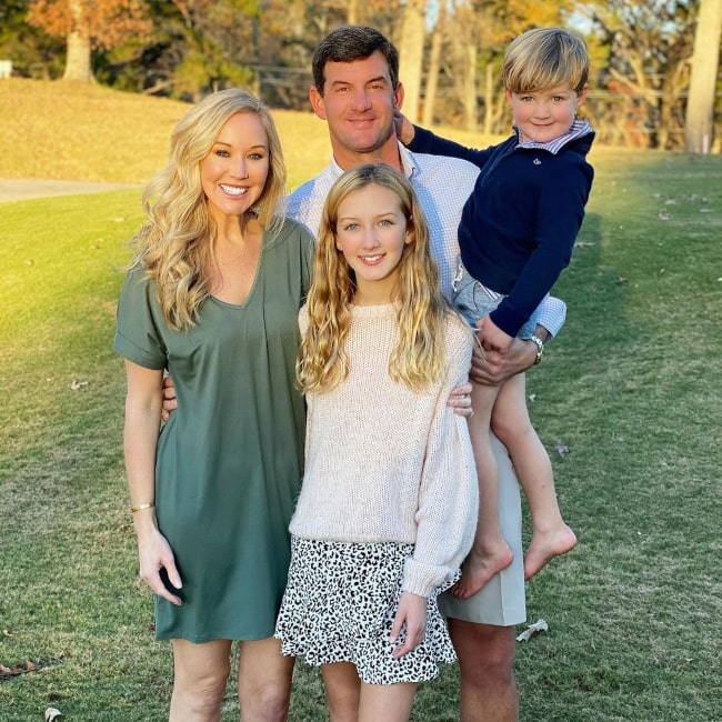 Morgan McGill as seen in a picture with her mother, father, and younger brother in November 2020