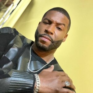 Robert Christopher Riley Height, Weight, Age, Girlfriend, Facts, Biography