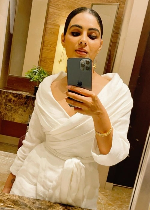 Samyuktha Menon as seen while taking a mirror selfie in December 2020