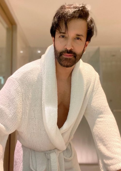 Aamir Ali in a great Sunday mood in July 2021