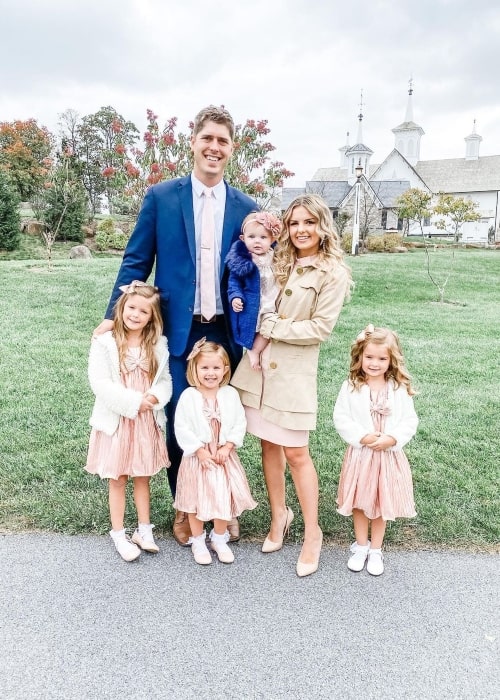 Maci Jo Webster seen in a photo with her parents John and Alyssa and siblings Lexi Mae Webster, Zoey Joy Webster and Allie Jane Webster in October 2021