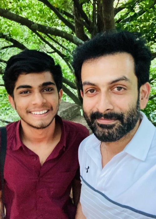 Naslen K. Gafoor (Left) as seen while smiling in a selfie with Prithviraj Sukumaran