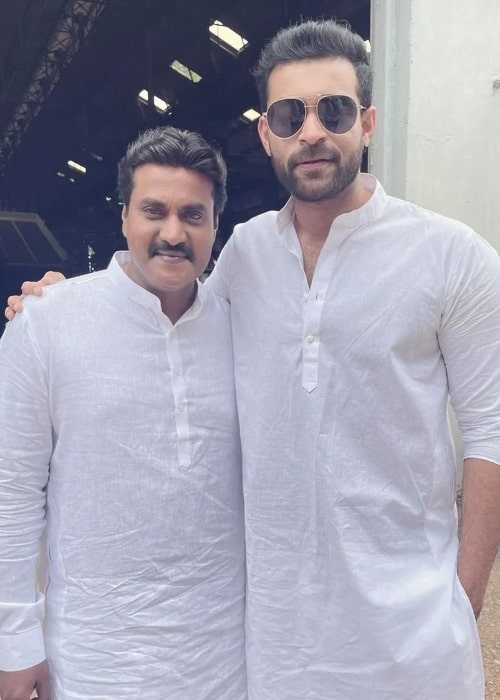 Sunil Varma (Left) posing for a picture alongside Varun Tej Konidela